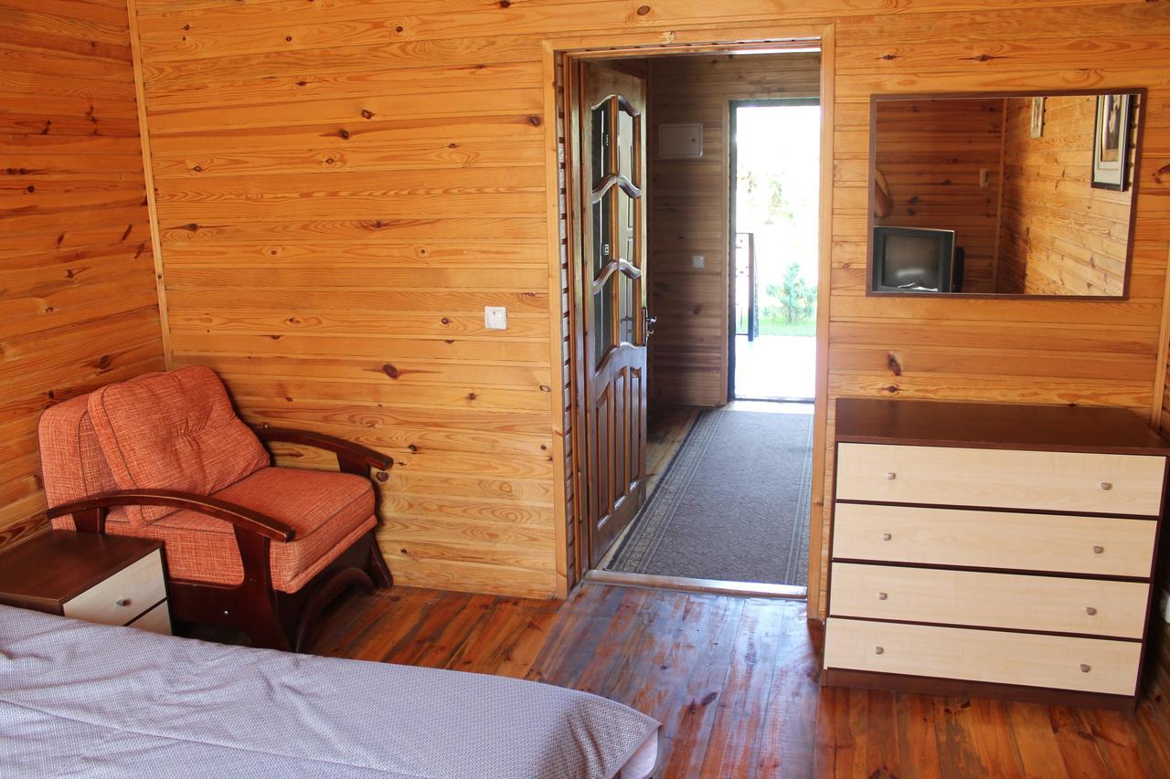 סביטיאז Hotel-Complex Mizh Triokh Ozer מראה חיצוני תמונה